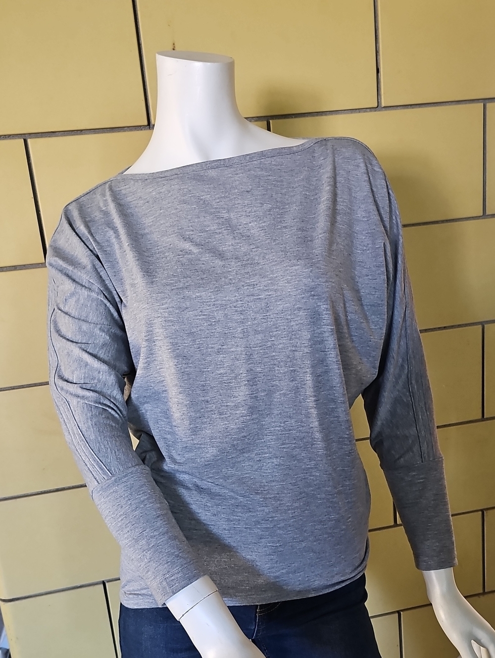 Helly Hansen Women’s Gray Long Sleeve Top Size Small Stretch